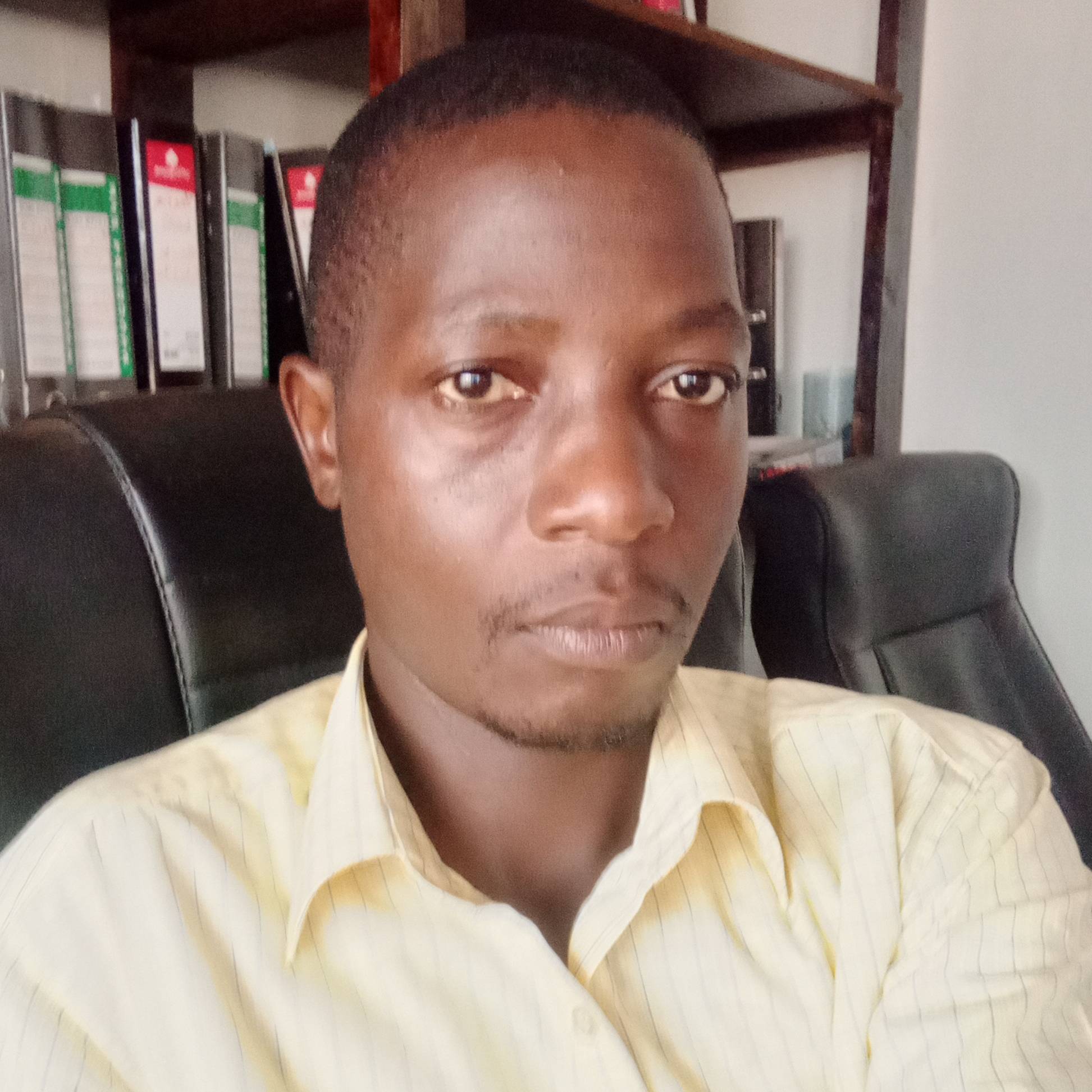 Ian KADHUMBULA
