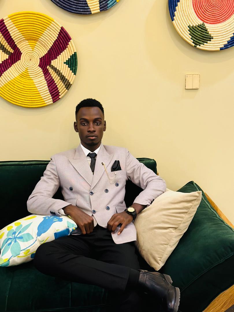 Gumisiriza Charles Bond
